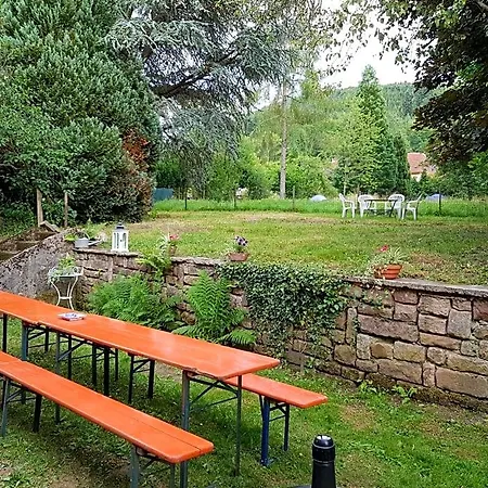 Le Chateau Bed and Breakfast